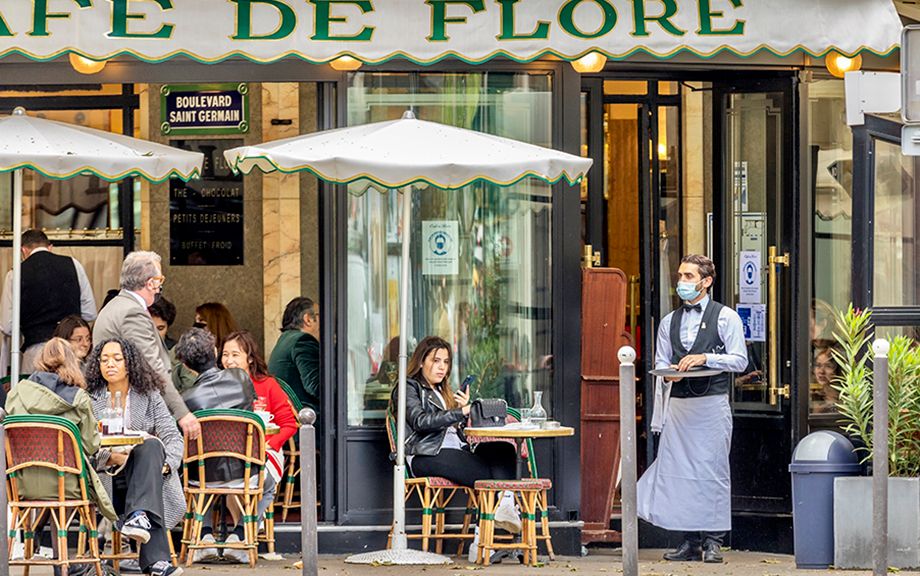Photo: Paris outdoor cafe with waiter