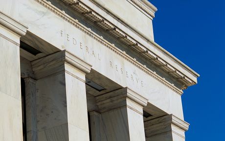 LSE_2025_monetary-policy-seasonal_crump_460
